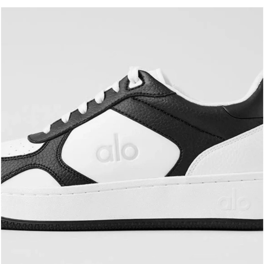 ALO Yoga Mens Recovery Black and White Sneakers 8.5 - Picture 3 of 16